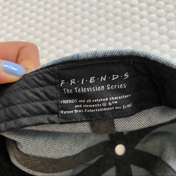 Friends hat - Picture 5 of 5
